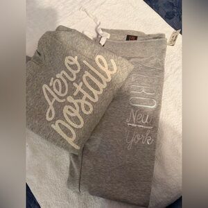 Aéropostale Gray Logo Sweatshirt & Joggers Set